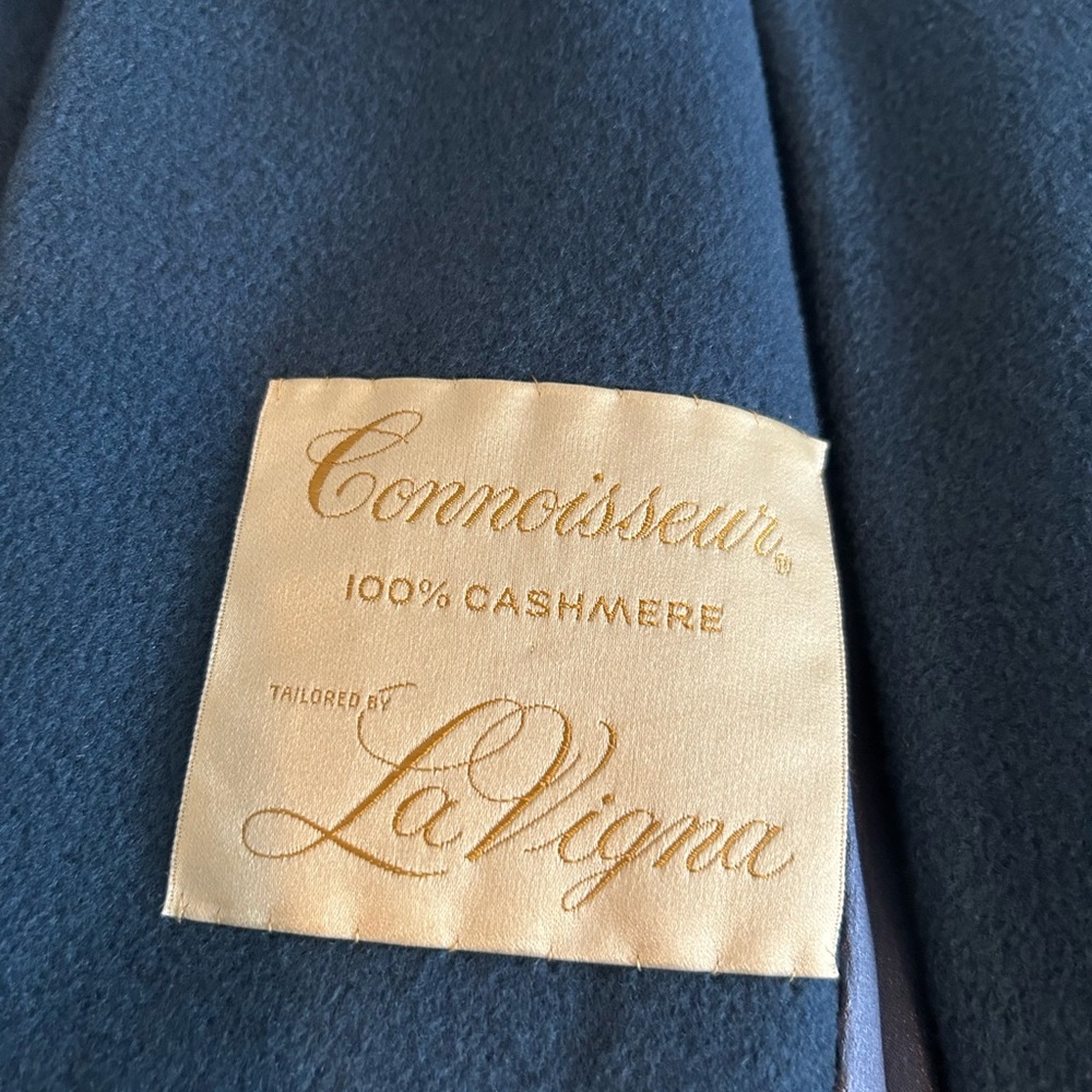 Connoisseur 100% Cashmere vintage jacket
Tailored by LaVigna